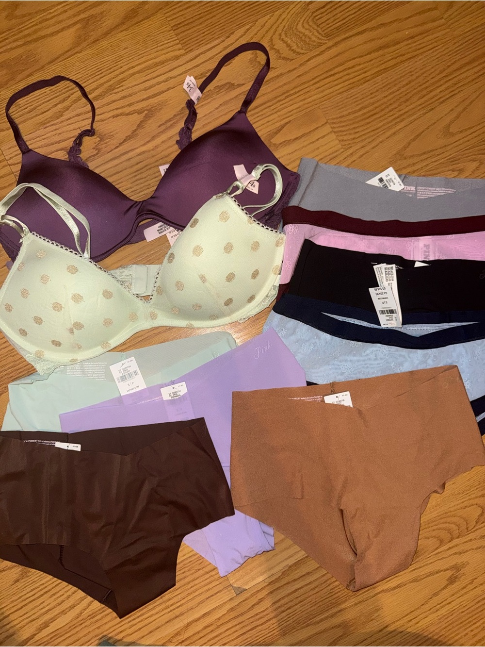Women’s Mixed Intimates Pack — Victoria’s Secret 34B/Small